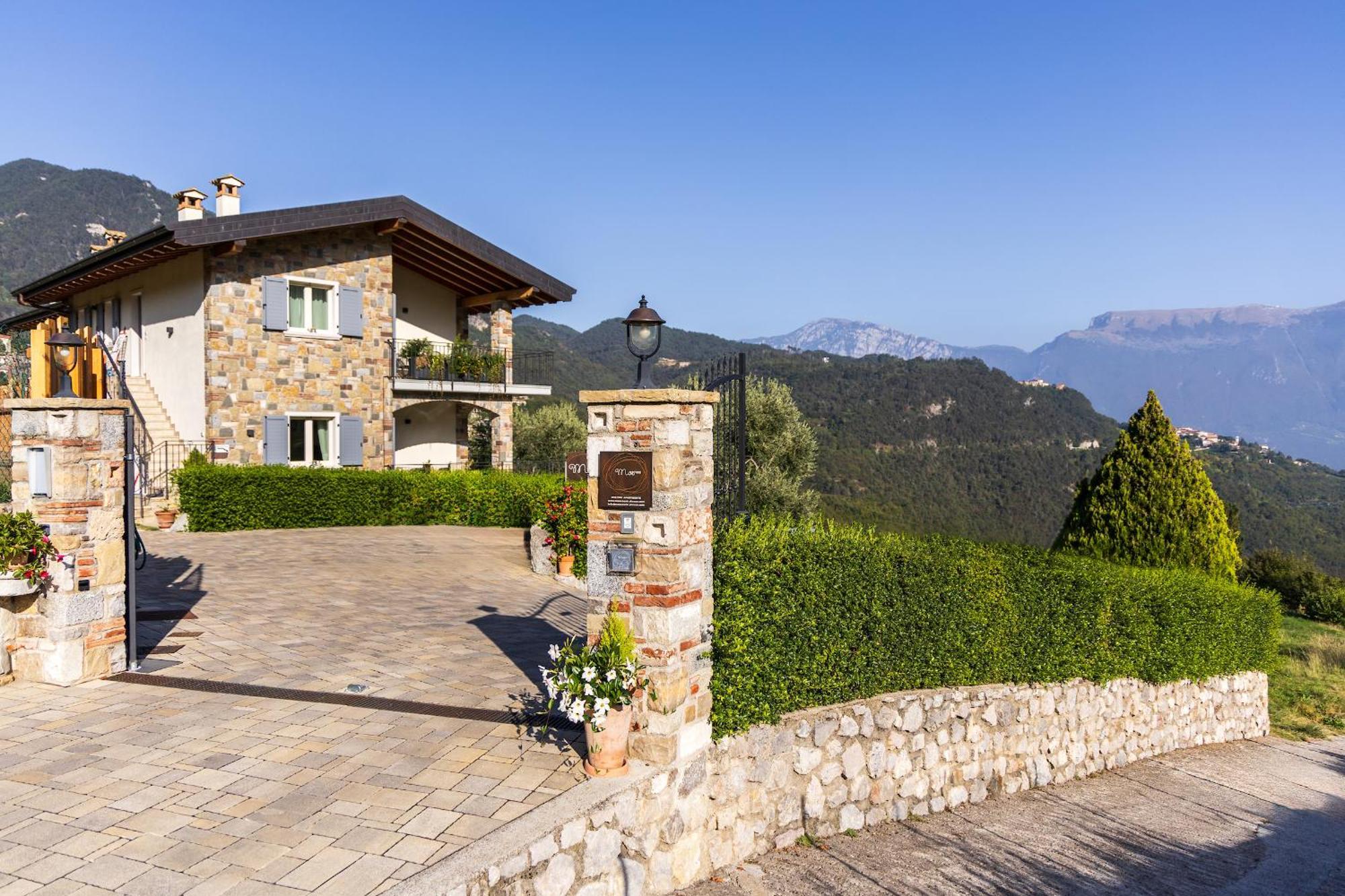 Mos Country House Tremosine Exterior photo